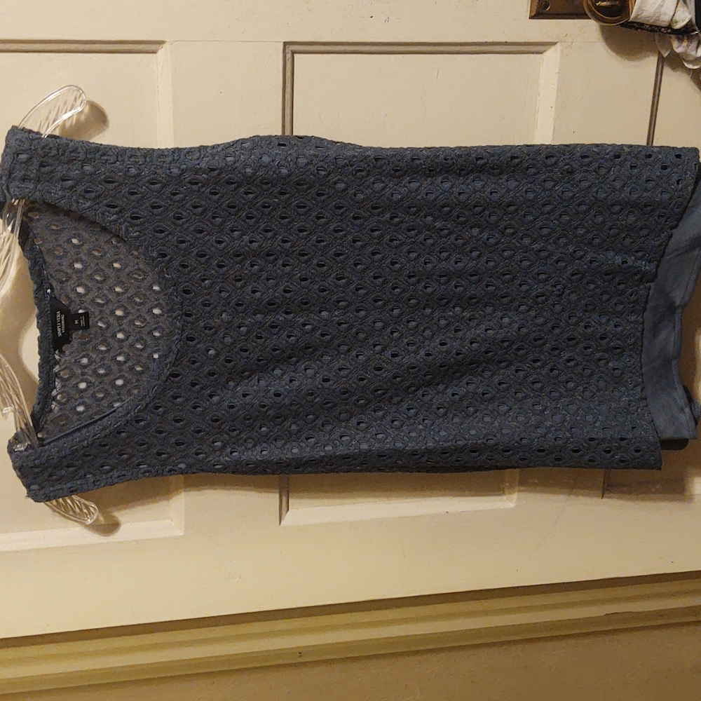 M - Vera Wang sleeveless blouse